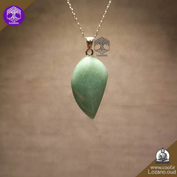 مدال برگی سنگ اونتورین سبز طبیعی با زنجیر نقره‌ای، نمادی از شانس و آرامش - www.coof.ir -فروشگاه عود کوف
