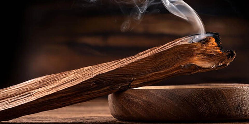 چوب و عود آگاروود اصل با رایحه چوبی و انرژی معنوی